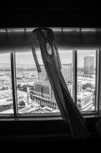 Hochzeitskleid / Photographer Las Vegas Victor Baars
Web: victor-baars.com
Phone: +1(702)883.43.94