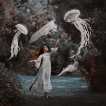  / ***