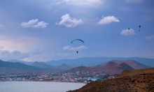 Fliegend / ***