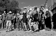 Vor dem Schwimmen / ***