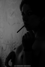  / ***