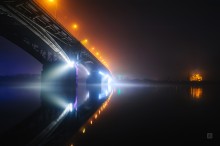 Städtische Ansicht in der Nacht / ***