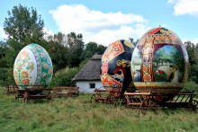 Velikden / ***
