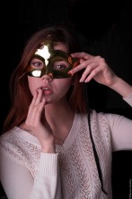 Masken ZEIGEN / ***