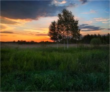 Abenddämmerung am Stadtrand / ***
