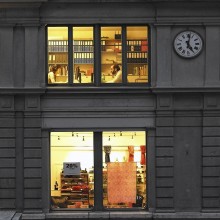 Um fünf Uhr am Abend. / ***