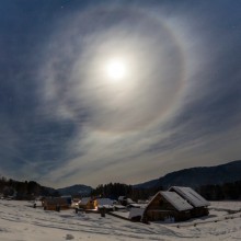Lunar Halo / ***