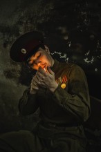  / ***