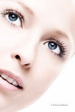 Ich bin in diesen Augen ertrinken ... / ***