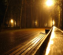 Night. Ul. Laterne. Bench. / ***