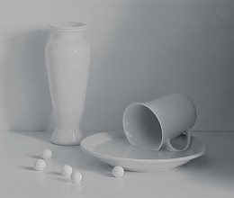 Weiß / ***