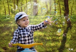 Bubbles / Bubbles / SONY ILCE-6000 camera lens SEL-50 F/4 ISO 100
