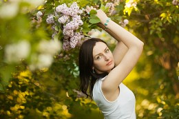 Portrait mit lila / ***