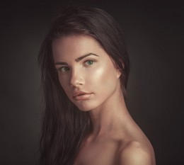  / ***