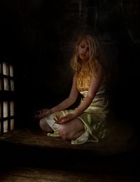  / ***