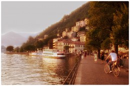 Summer Evening in Como. / ***