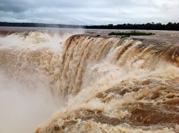 Teufelsschlund (Iguazu, Argentinien) / ***