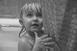Lady im Badezimmer / ***