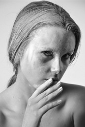 Portrait in high key MODELL: Diana Tagay / ***