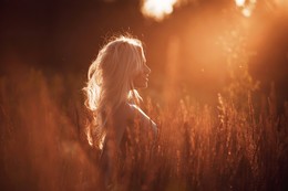 Sunset girl / westkis.com