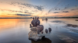 practicing urban environmentalism / build by John Felice Ceprano - an international balanced rock sculptor, a painter and a photographer. Born in Rhode Island, NY, John moved to Ottawa, Canada, where he became a well-known rock sculptor