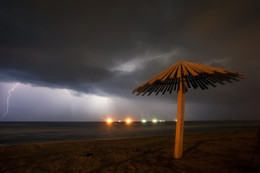 Spät am Abend durch das Meer / ***