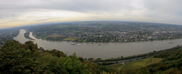 Workaholic Rhein aus der Vogelperspektive / ***