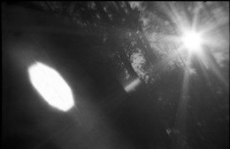 Schatten am Mittag / __________