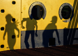 Schatten am Mittag / ###