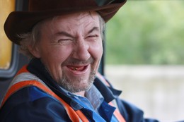 Ich bin froh, dass das Auto OK / ***