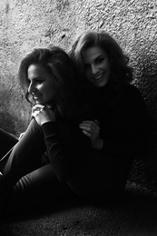 the twins / ***