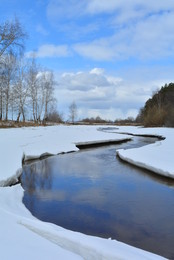 Biegung des Flusses. / ***