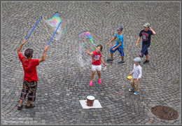 Regenbogen Kindheit. / ***