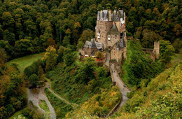 Burg Eltz (it. Burg Eltz) / ***