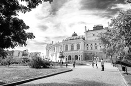 Odessa Opera Theater / ***