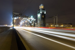 Bolsheokhtinsky Brücke / ***