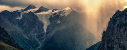 Über die Berge, Gletscher und Wasserfälle des Lichts ... / ***