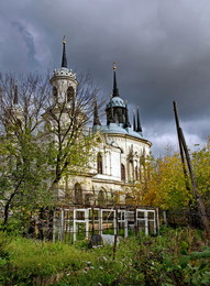 Kirche Unserer Lieben Frau von Vladimir mit. Bykovo / ***