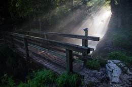 Am Morgen der Brücke / ***