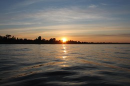 Sonnenuntergang auf Ladoga-See / ***