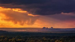 Sonnenuntergang am Fuße des Erebor / http://www.youtube.com/watch?v=noFyrf36RL0&index=1&list=PLV9Rg0lIha1zROgDH1XTvtdY9UQAz_0td