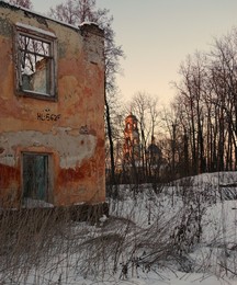 Manor-Lobanovo Dreifaltigkeit und Trinity Church / ***