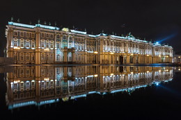 Hermitage Reflexion / ***