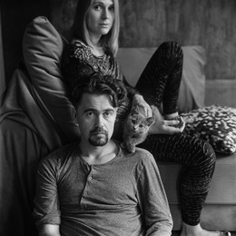 Egor und Katya (Portrait mit einer Katze) / ***