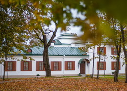 Manor MK Oginski in Zalesie / https://www.youtube.com/watch?v=6C8srmWXlys
