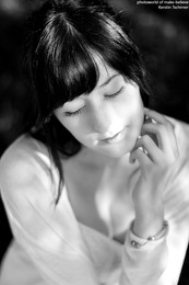 Diana Portrait - Licht und Schatten / Model: Diana
FB: https://www.facebook.com/diana.wittenberg95?fref=ts
Foto/Bea: Kerstin Tschirner
FB: https://www.facebook.com/KerstinsPhotoWorldOfMakeBelieves?fref=ts
www.photoworld-of-make-believe.jimdo.com