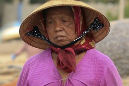 Vietnamesisch / ***