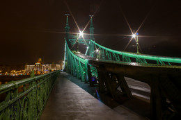 Budapest / ***