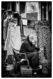 Warten auf Kundschaft / in the Streets of Coimbra, Portugal