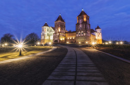 Mir Castle / ***